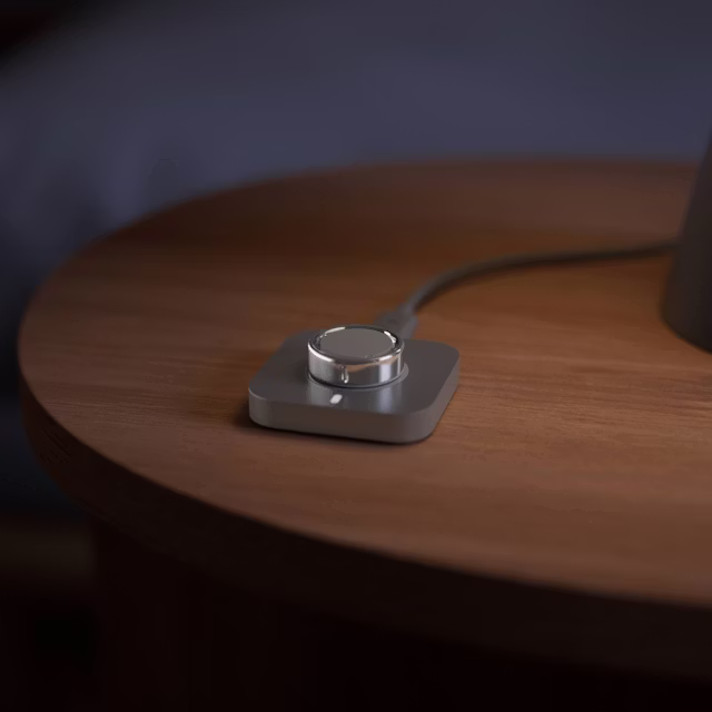 Oura Ring charger video with ring displayed